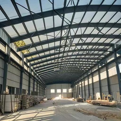 Construção de telhados metálicos pré-fabricados