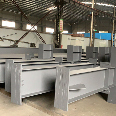 Construção de telhados metálicos pré-fabricados