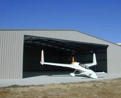 O feixe longo do hangar H da construção de aço do período Q355 derramou as casas de aço do hangar