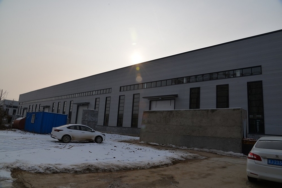 Garagem pré-fabricada feito-à-medida do celeiro do metal do armazém da construção de aço