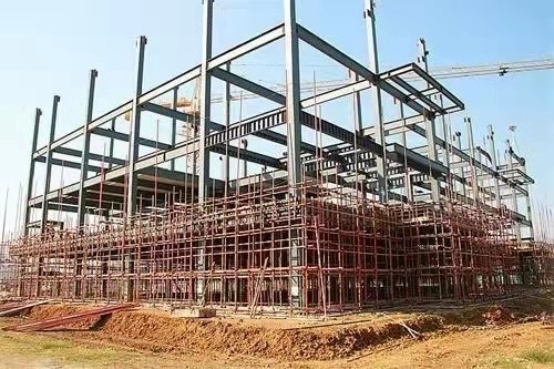 O vento resiste o calibre que da luz de dois andares a casa de campo de aço dilui - a construção murada da casa de LGSF